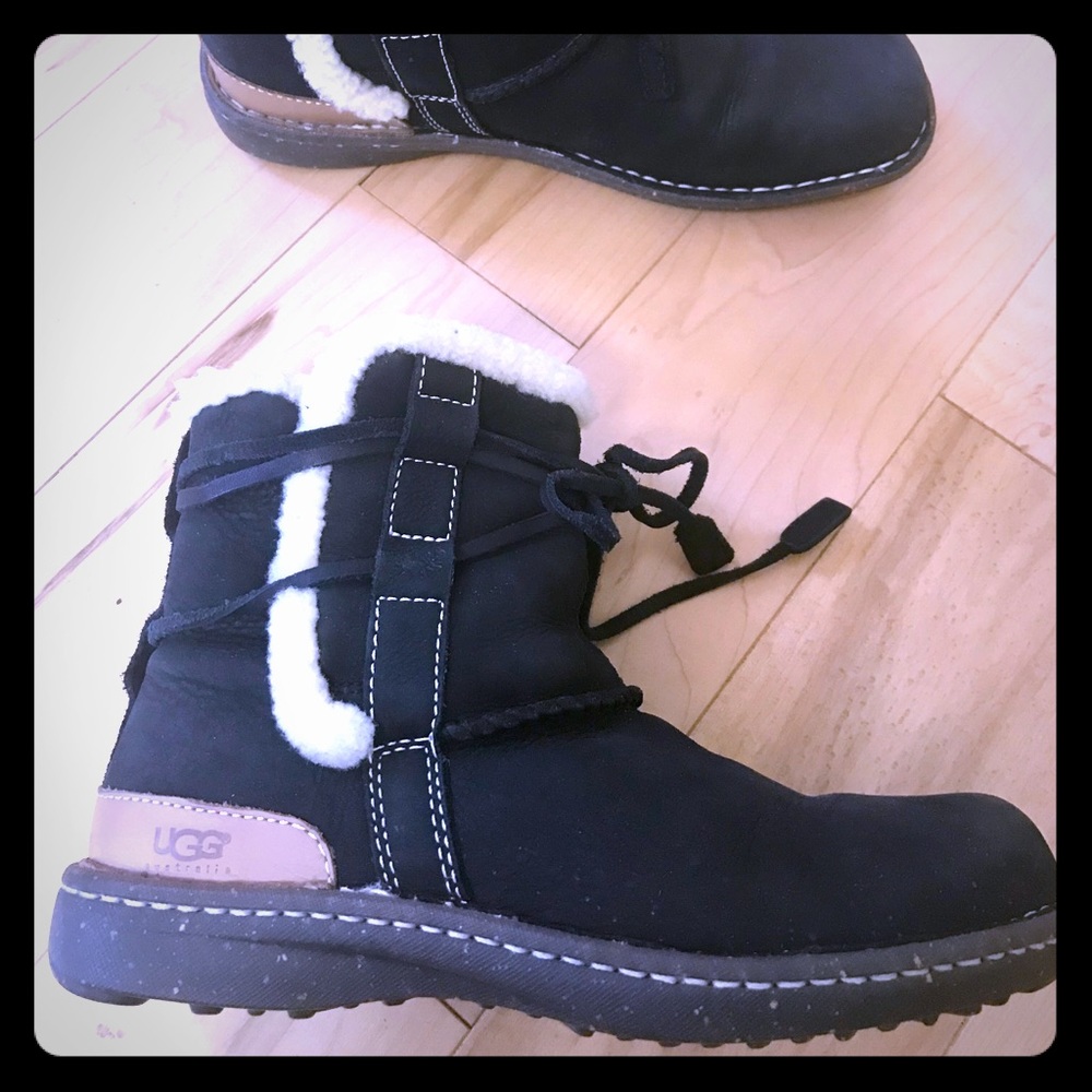 UGG Acadia ankle boots used but in great condition